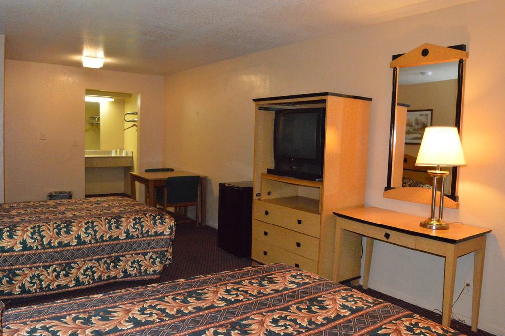 Delux Inn Tulsa Phòng bức ảnh