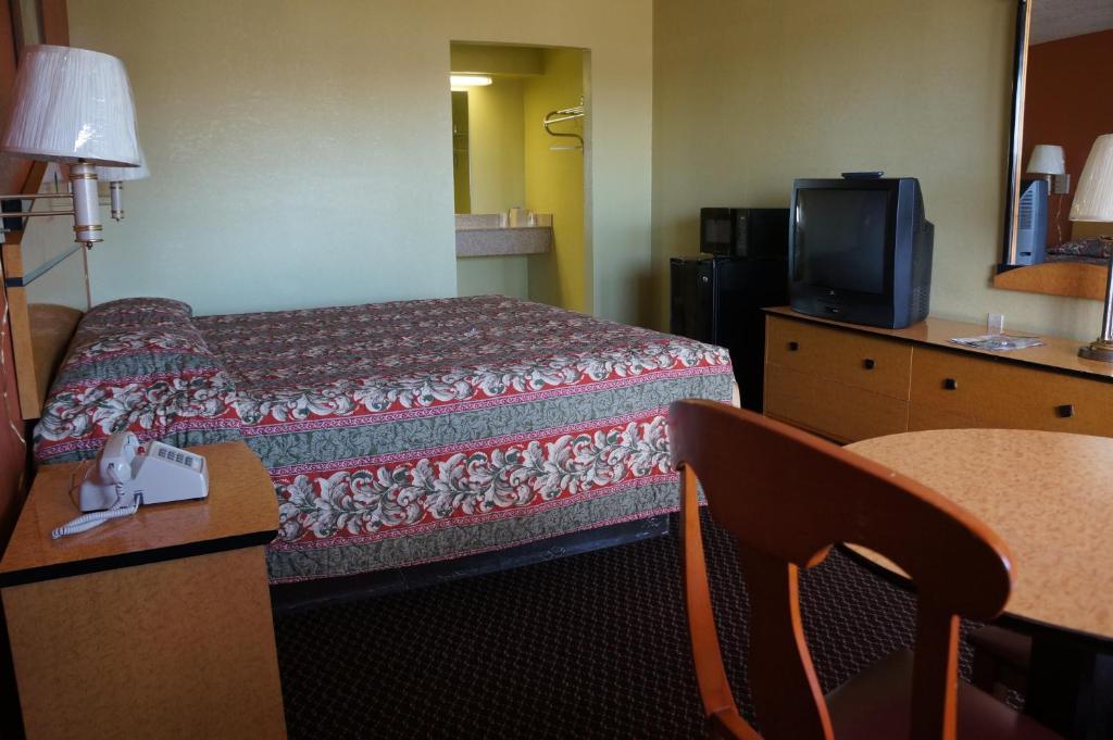 Delux Inn Tulsa Phòng bức ảnh