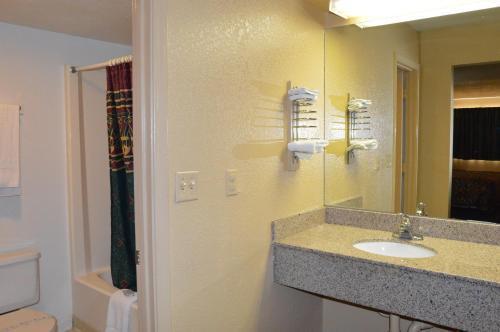 Delux Inn Tulsa Ngoại thất bức ảnh